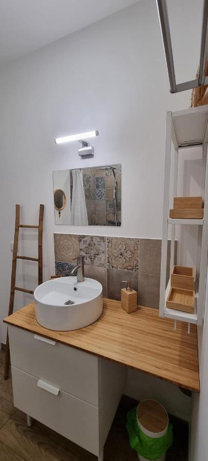 Appartement Chaleureux En Ardeche La Roche-de-Glun Luaran gambar
